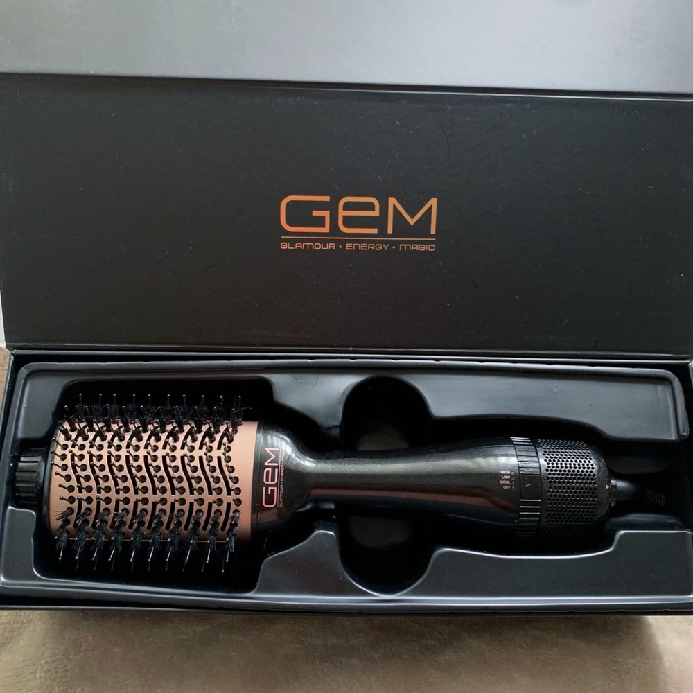 GEM brush hair dryer